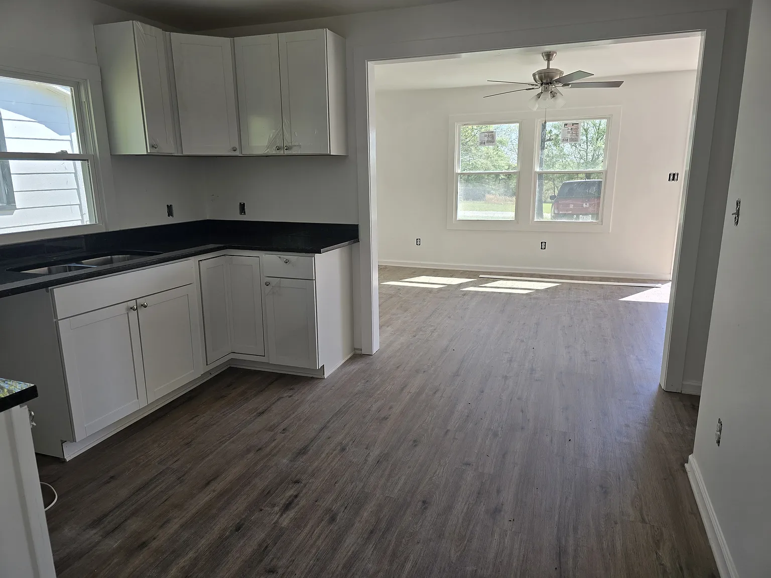 2 bed, 750 sqft, $1,260 — Photo 3