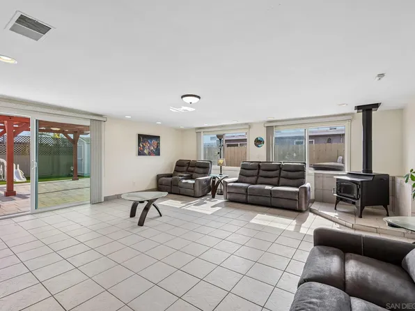 857 Holly Ave, Imperial Beach, CA 91932