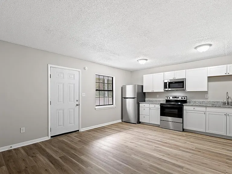 104 Cone St #104G — Photo 8