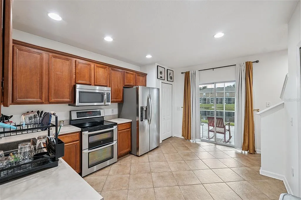 2 bed, 2.5 bath, 1248 sqft, $2,375 — Photo 4