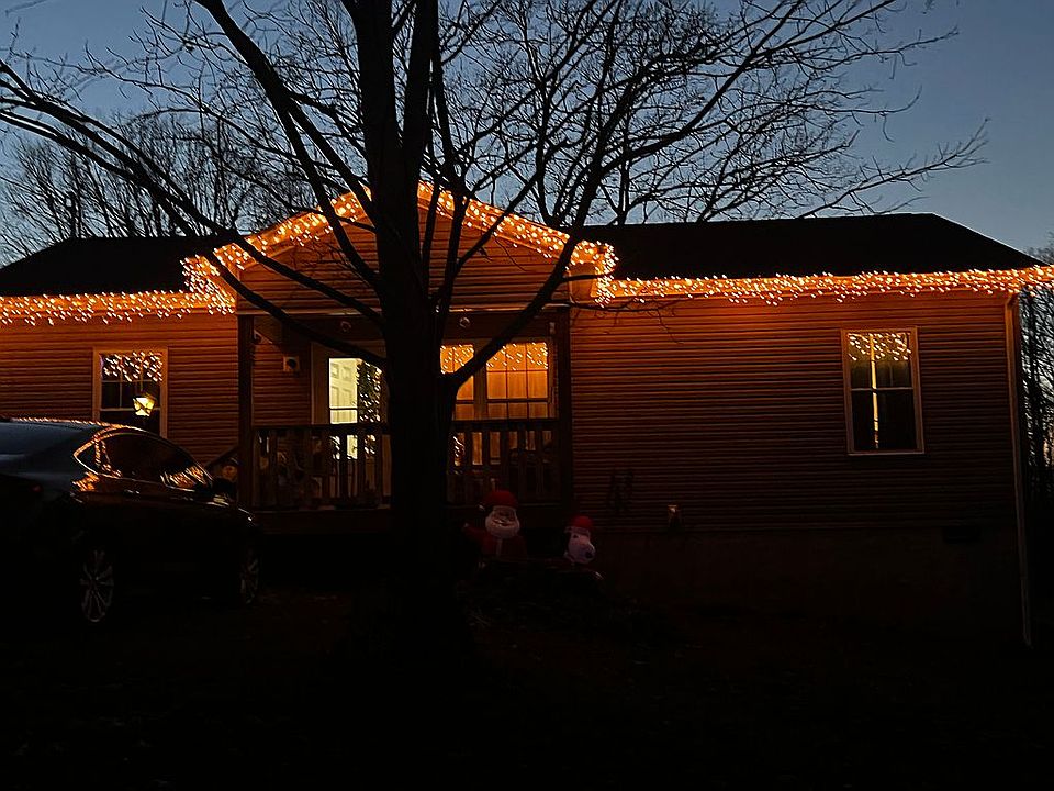 2nd image of 223 Hale St