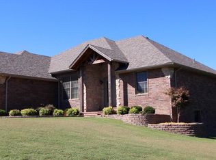 983 W Cat Tail Ct, Nixa, MO 65714