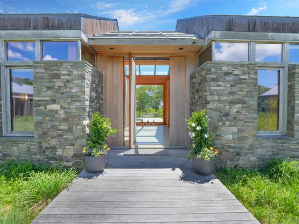 33 Boldwater Rd, Edgartown, MA 02539