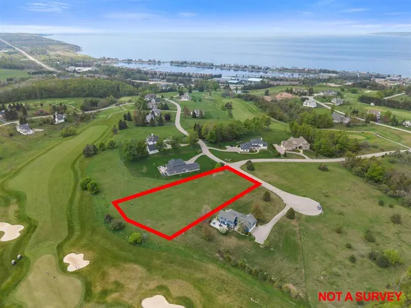 200 Crooked Tree Dr, Petoskey, MI 49770
