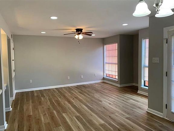 3rd image of 1608 Chimney Wood Ln