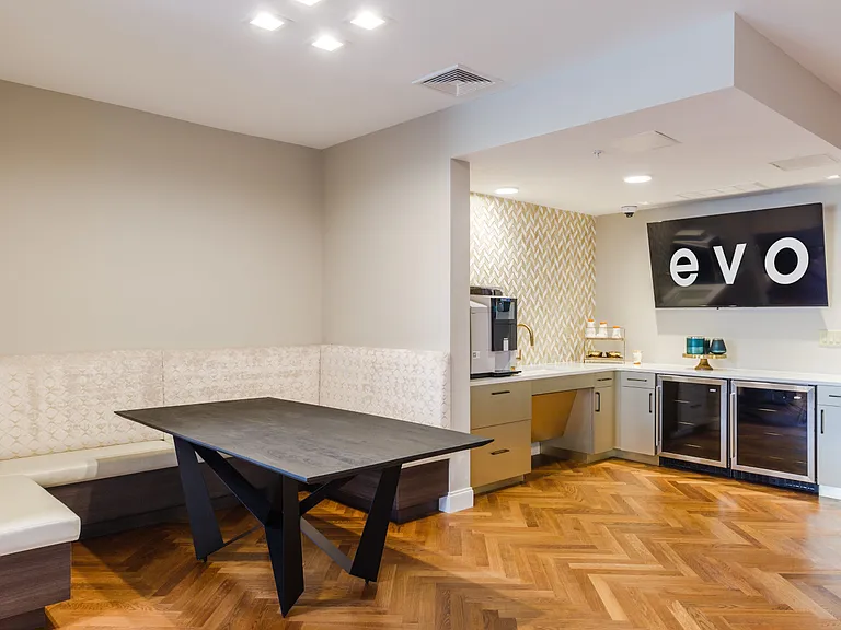 EVO Apartments — Photo 32
