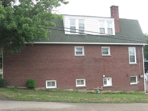 2nd image of 126 Brown St