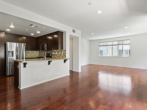3rd image of 12915 Park Pl Unit 203