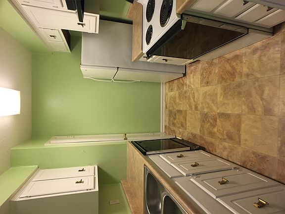 3rd image of 125 Carl Dr APT 28