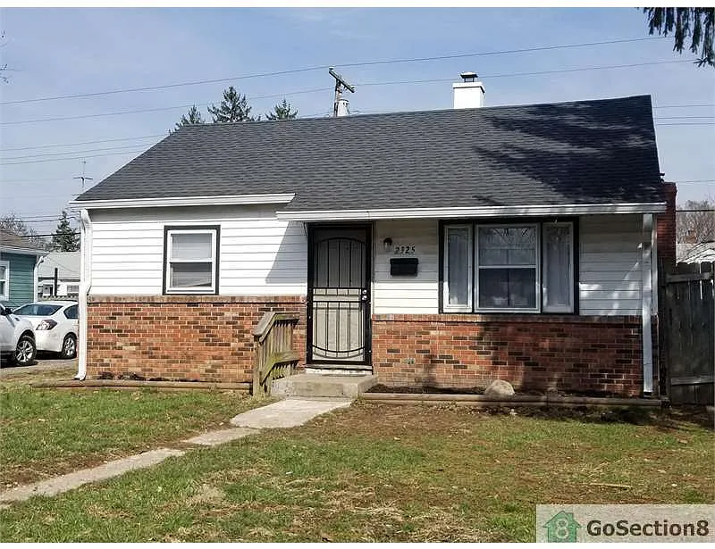 2325 N Goodlet Ave photo 1