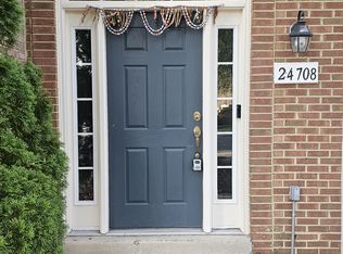 24708 Clock Tower Sq, Aldie, VA 20105