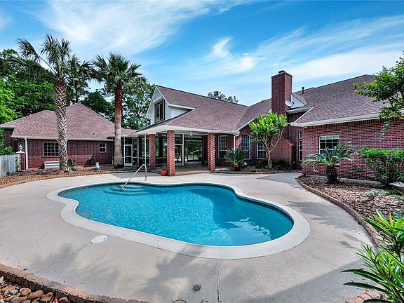 Awesome pool and landscaping