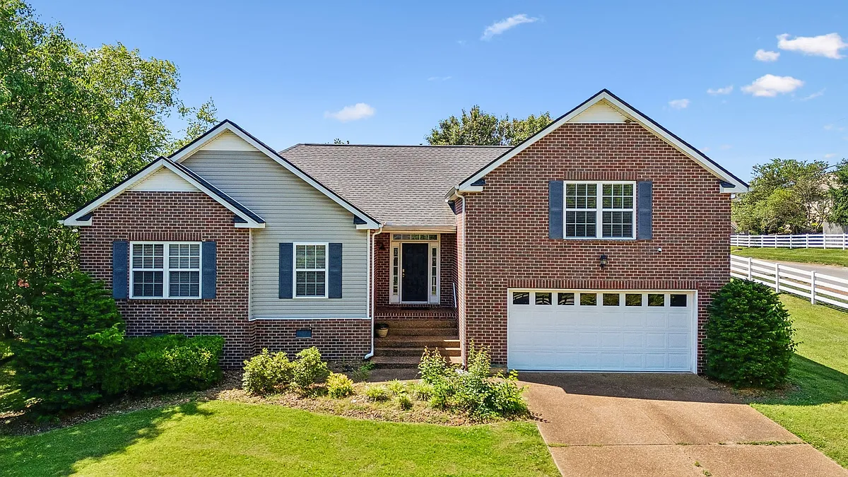 Building Photo - 2601 Danbury Cir
