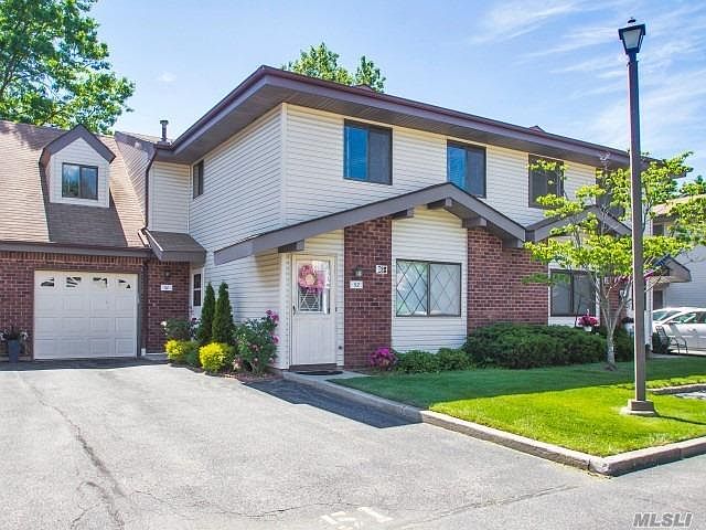 1st image of 51 Cambridge Dr W #51