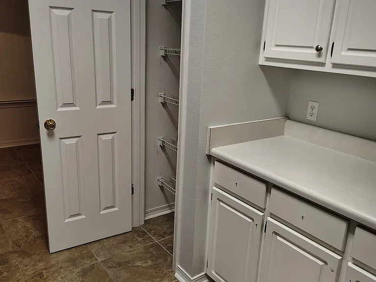Kitchen w/Pantry.