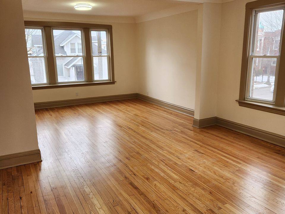 Living Room / Dining room