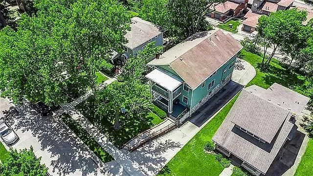 4938 Forest Ave — Photo 43