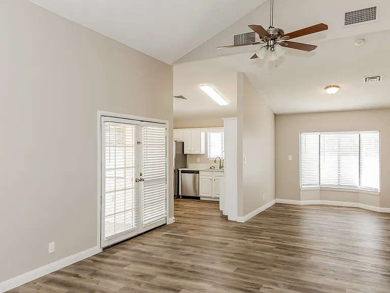 7800 Ducharme Ave — Photo 6