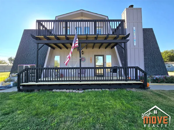 507 E Lincoln Ave, Lakin, KS 67860