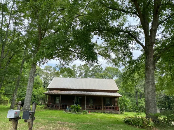 9470 Hickory Ln N, Semmes, AL 36575