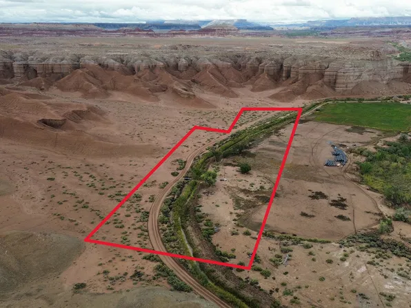984 W South River Rd, Hanksville, UT 84734