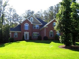 380 Falcon Ridge Dr, Fayetteville, GA 30214