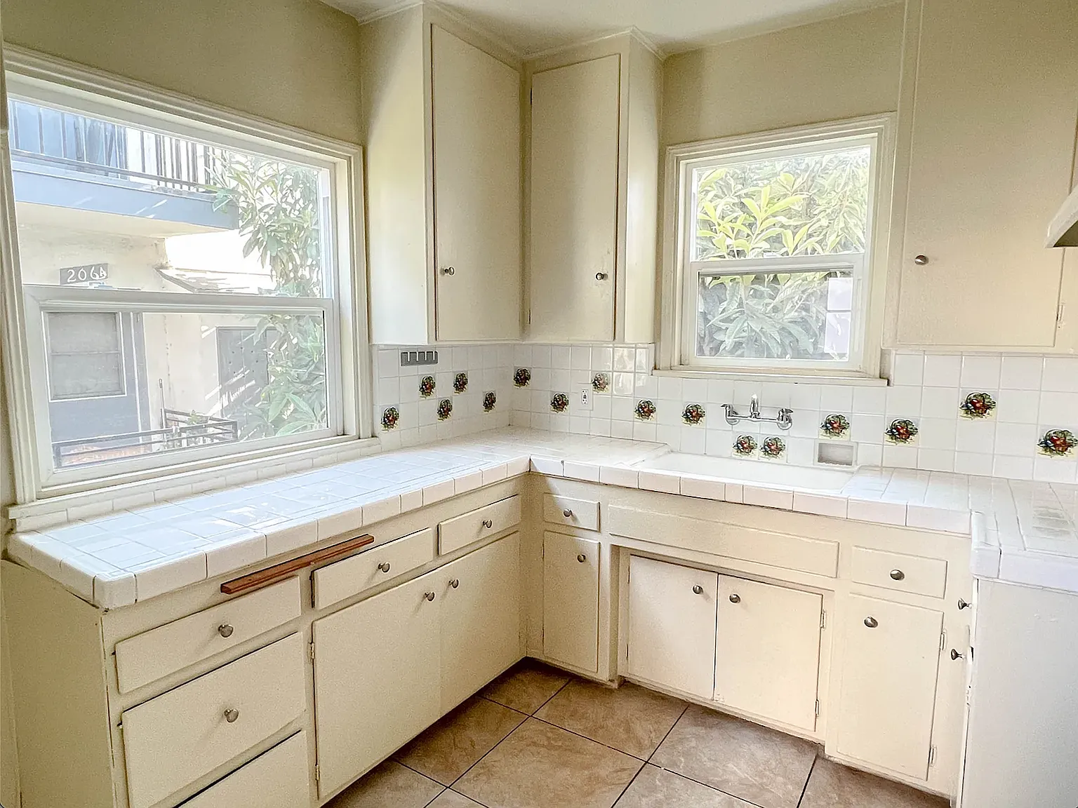 2 bed, $2,300 — Photo 4