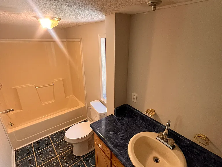 130 Rollingwood Dr — Photo 6