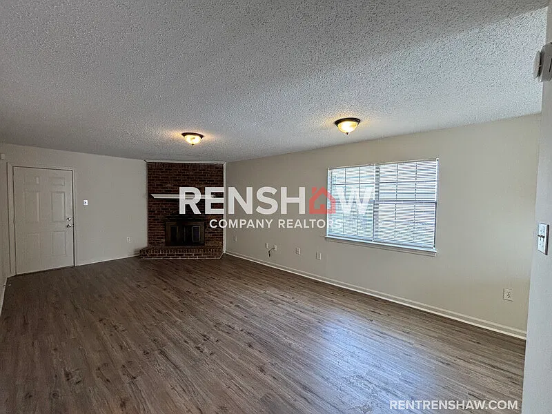3 bed, 2.0 bath, 1078 sqft, $1,250 — Photo 2