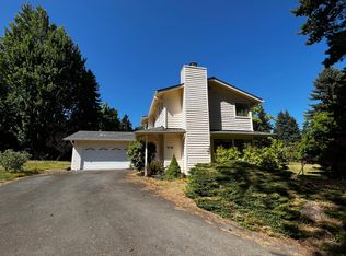 7620 NE Meadowmeer Ln, Bainbridge Island, WA 98110