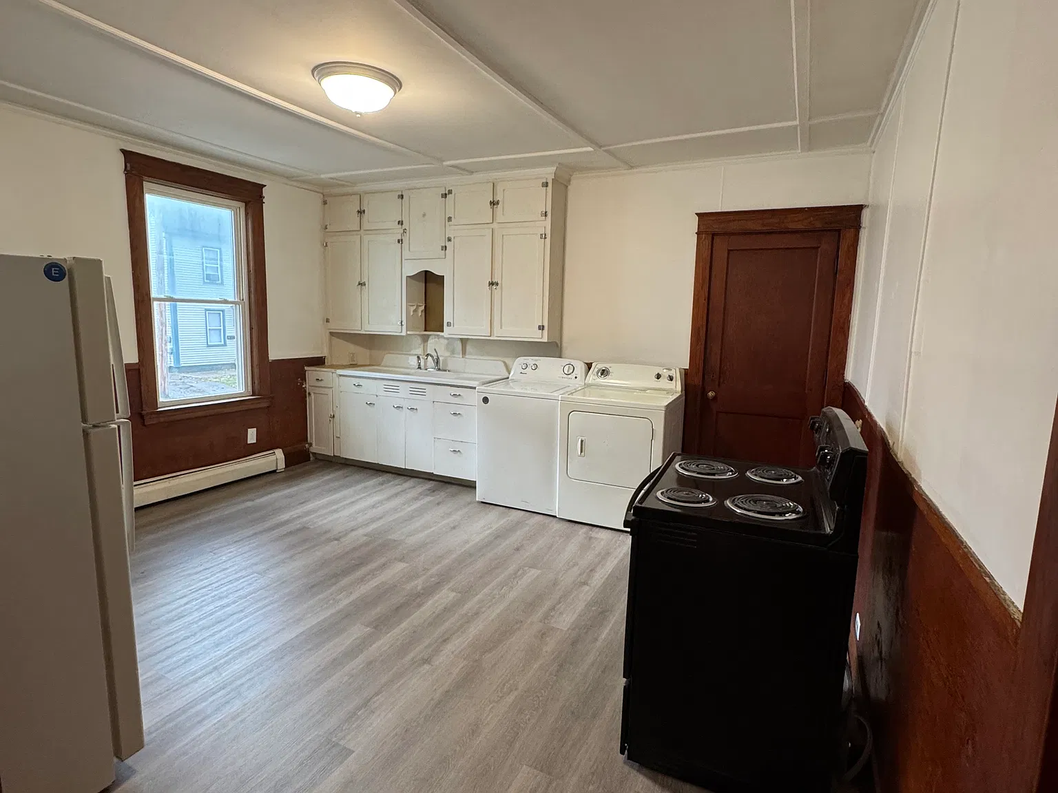 3 bed, 1100 sqft, $1,750 — Photo 3