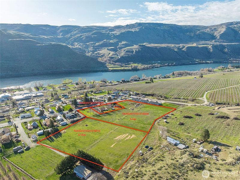 4th image of 123 Chelan Falls
