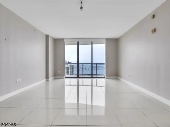 3000 Oasis Grand Blvd APT 2905, Fort Myers, FL 33916