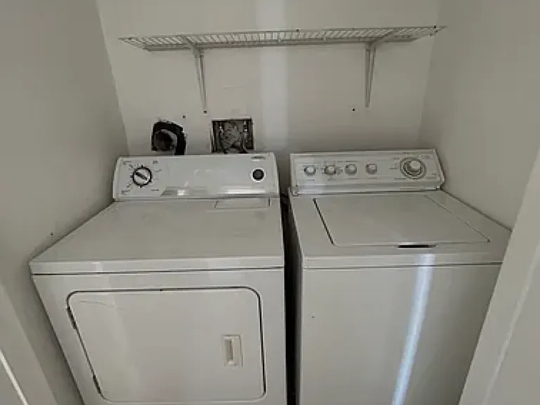 313 E Pine St #19 — Photo 15