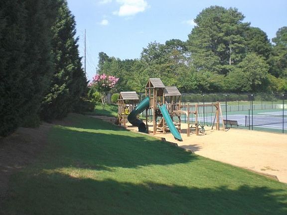 3rd image of 202 Eagle Glen Ct