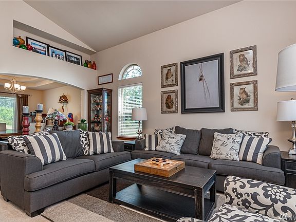 3rd image of 934 Cove View Cir