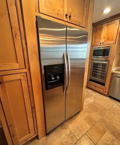 4311 Emerald Cir — Photo 12