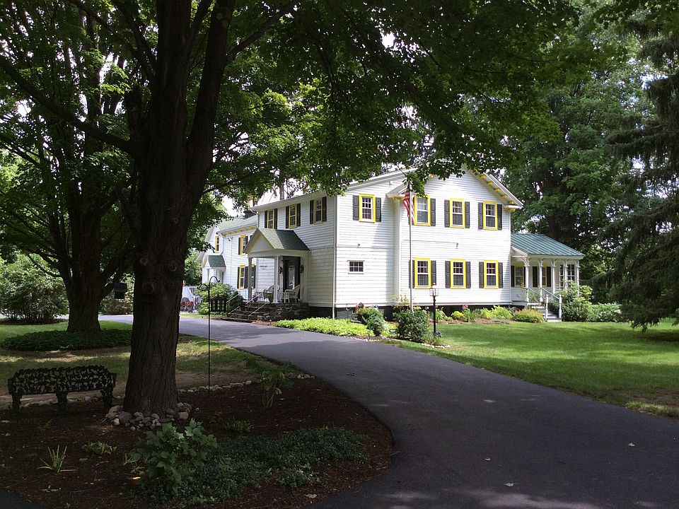 1st image of 161 Pinewoods Ave