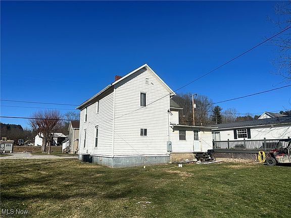 5th image of 114 Main St