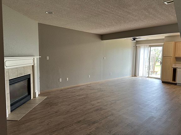 4th image of 1267 NW Phelps Dr