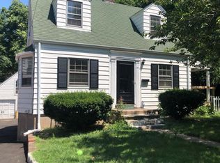 117 Lawrence Rd, Mahwah, NJ 07430