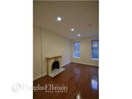 Rented by Douglas Elliman | media 14