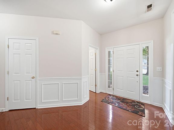 2nd image of 1658 Lillywood Ln