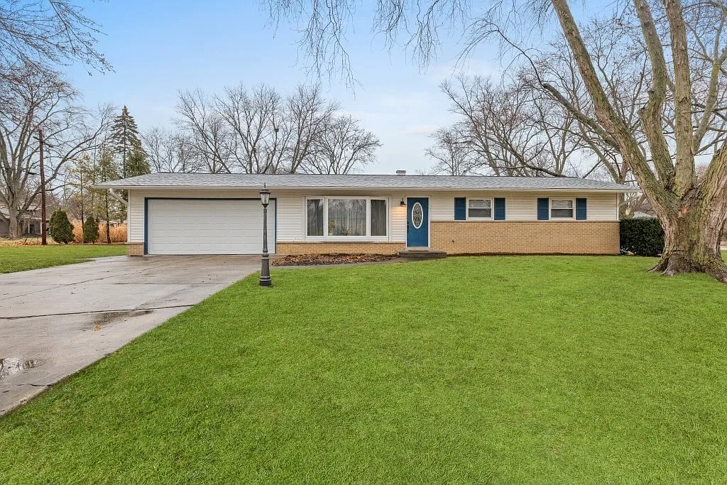 3S481 Osage Dr photo 1