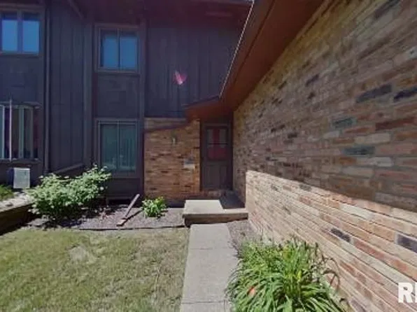 5 Cedar Dr, Macomb, IL 61455