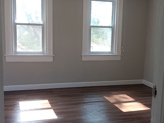 3rd image of 3402 Trainor Ave APT 1