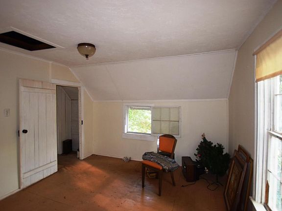 5th image of 124 A St