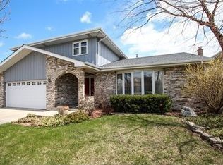 15755 Jon Rd, Oak Forest, IL 60452