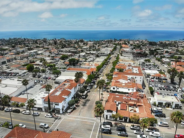 200 Avenida Monterey — Photo 25