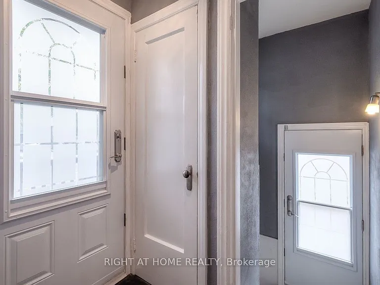 64 Royal York Rd — Photo 24